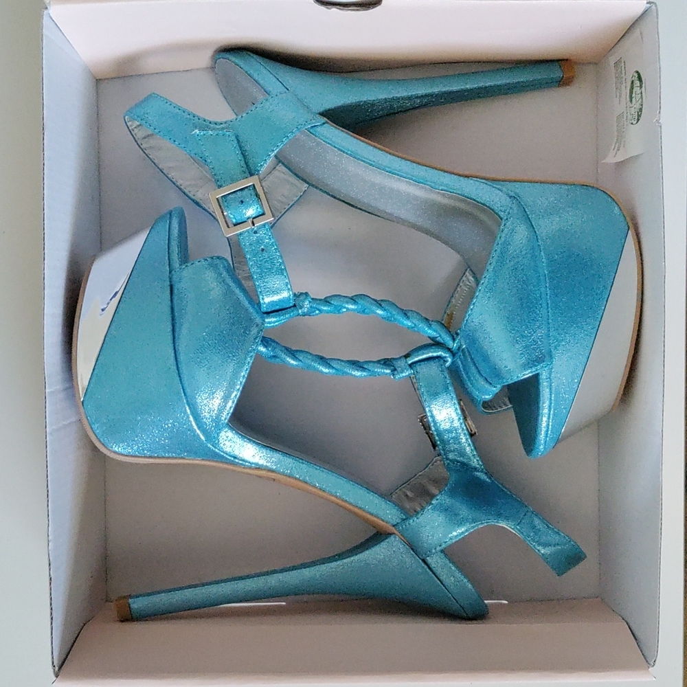 Madison by Shoedazzle Ramona aqua blue stiletto pumps with platform, sz 8M.